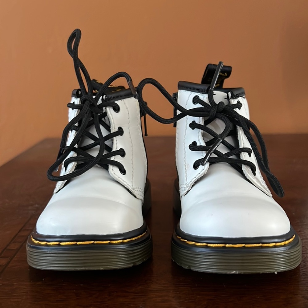 White dr martins